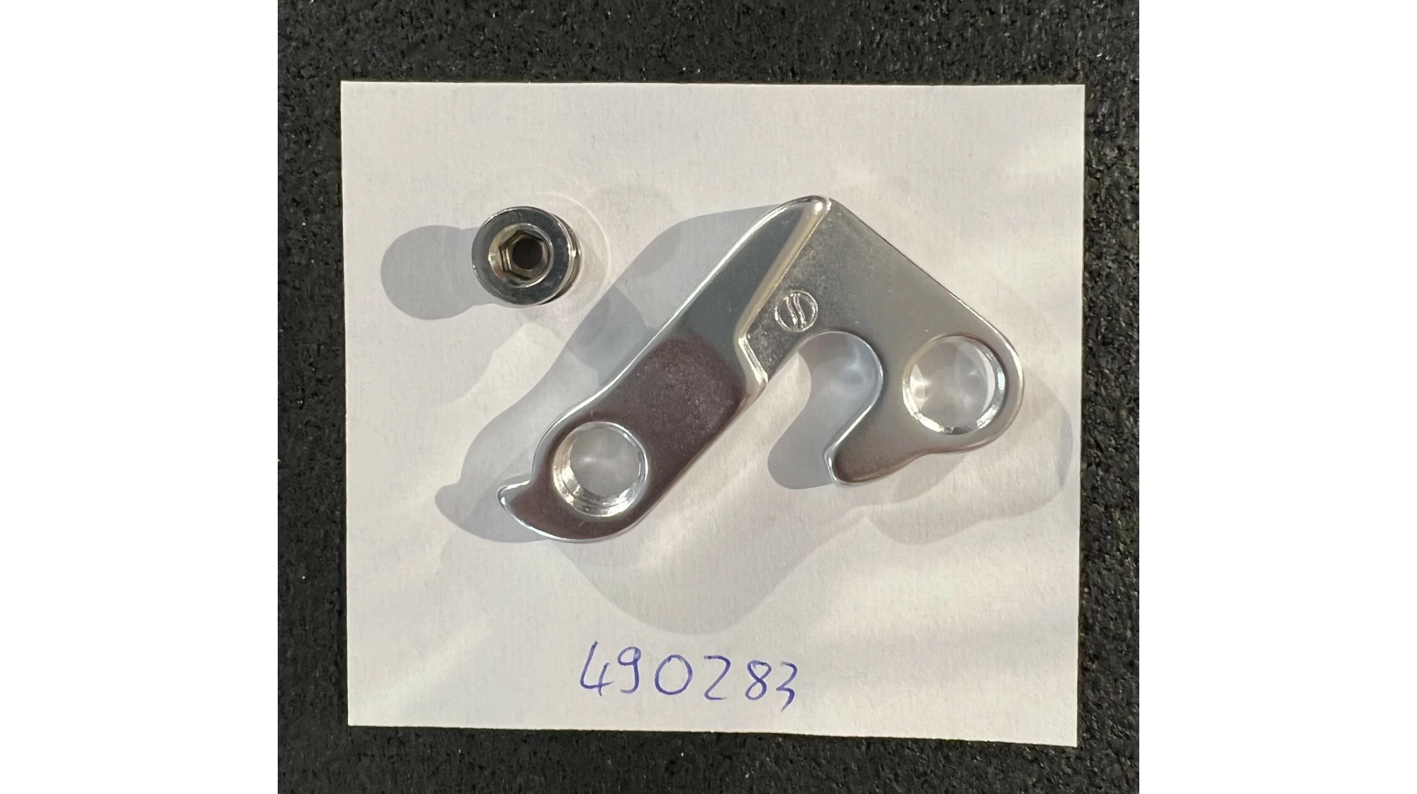 PATTE DE DERAILLEUR 1T GIANT 4 PATTE DE DERAILLEUR 1T GIANT – Image 2